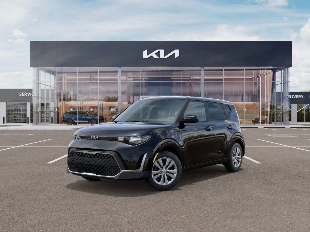 2025 Kia Soul LX's photo