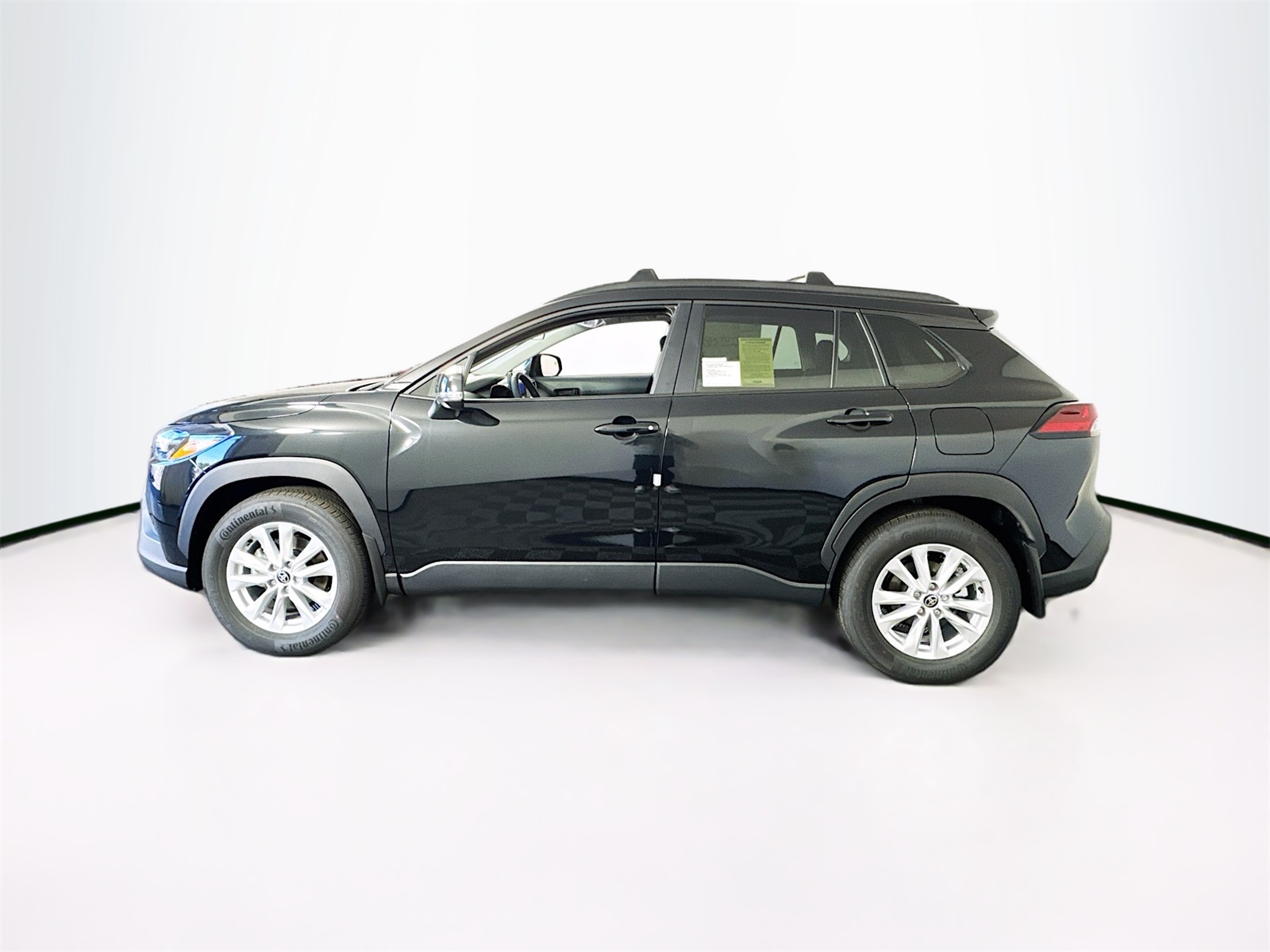 2026 Toyota Corolla Cross LE photo 3