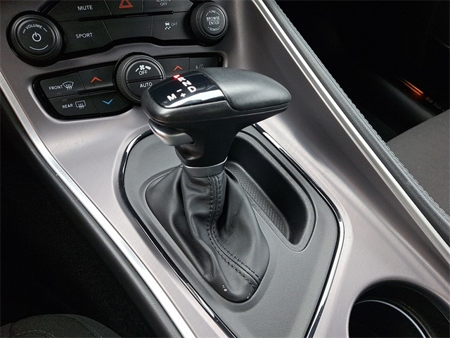 Challenger SXT