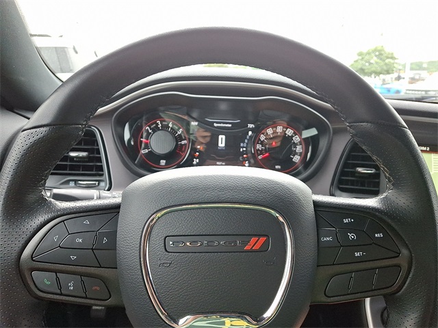 Challenger SXT