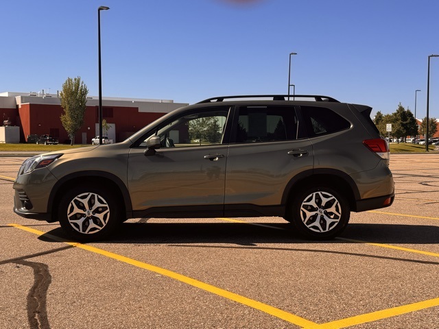 2023 Subaru Forester Premium