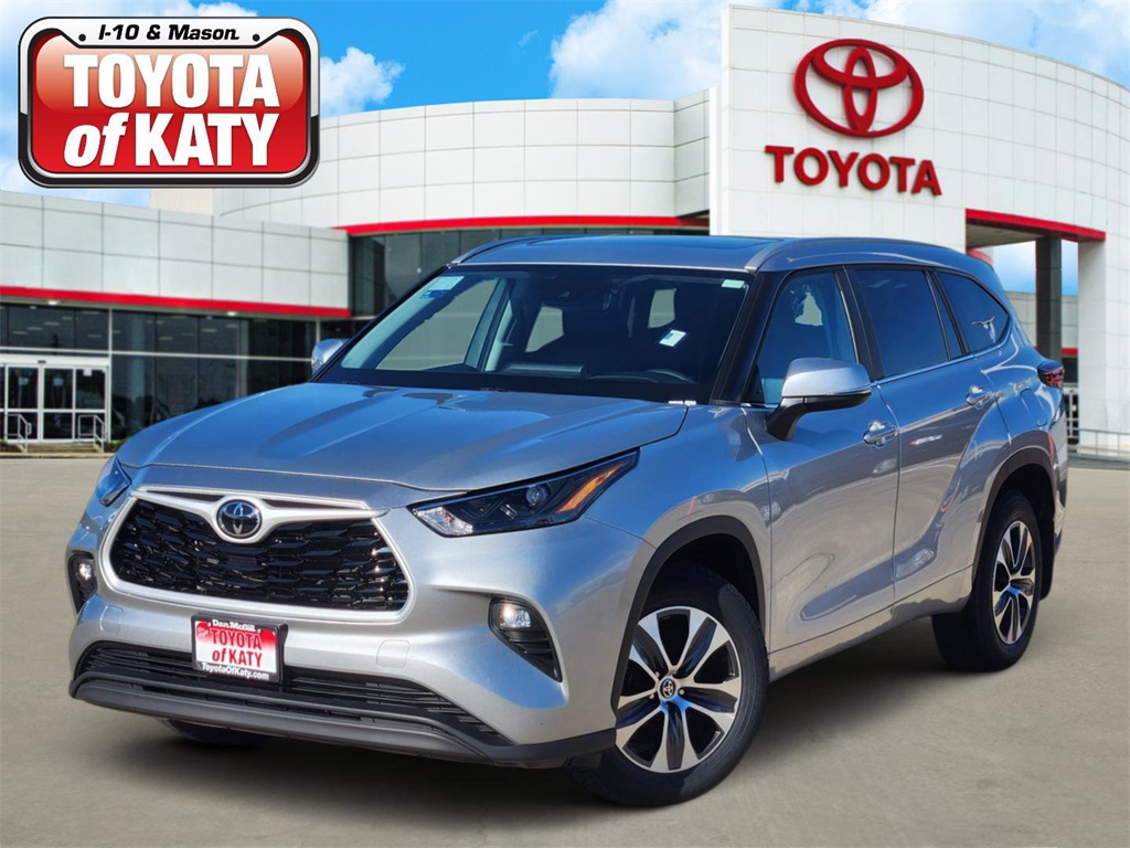 2023 Toyota Highlander XLE's photo