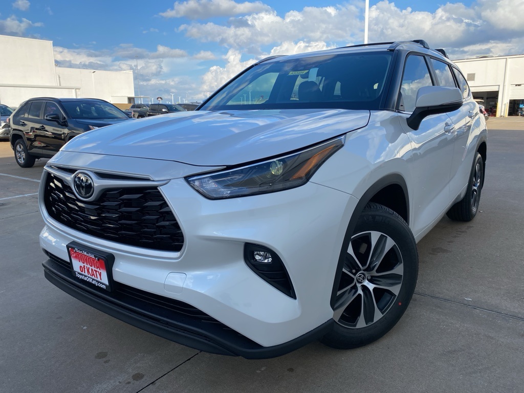 2026 Toyota Highlander XLE's photo