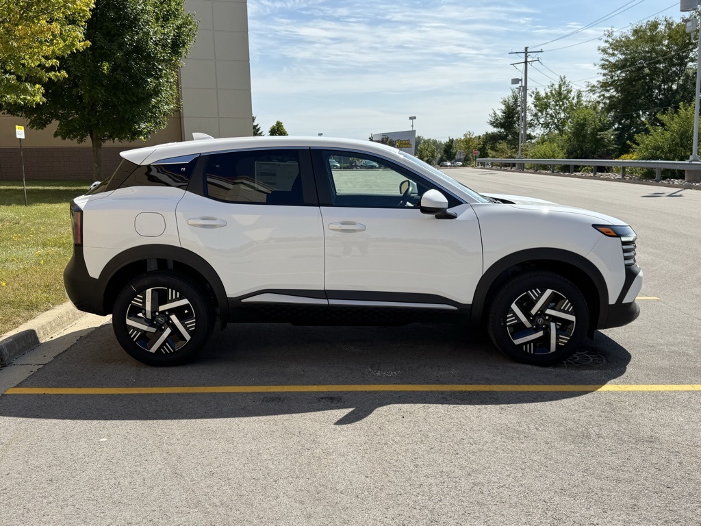 2025 Nissan Kicks SV photo 3