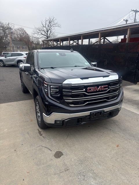 2024 GMC Sierra 1500 SLT's photo