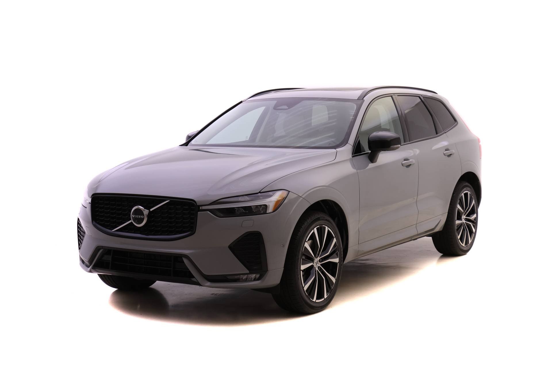 2025 Volvo XC60 B5 Plus Dark Theme