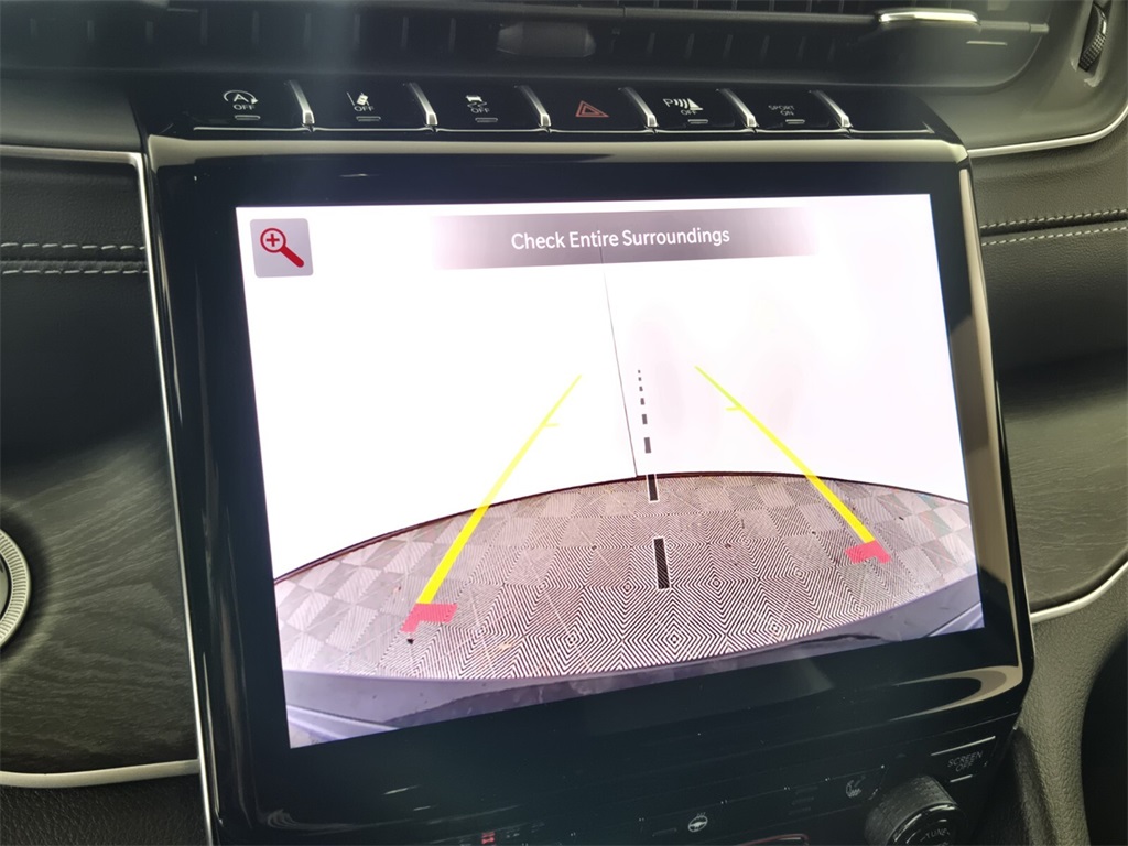 new 2025 Jeep Grand Cherokee car, priced at $33,745