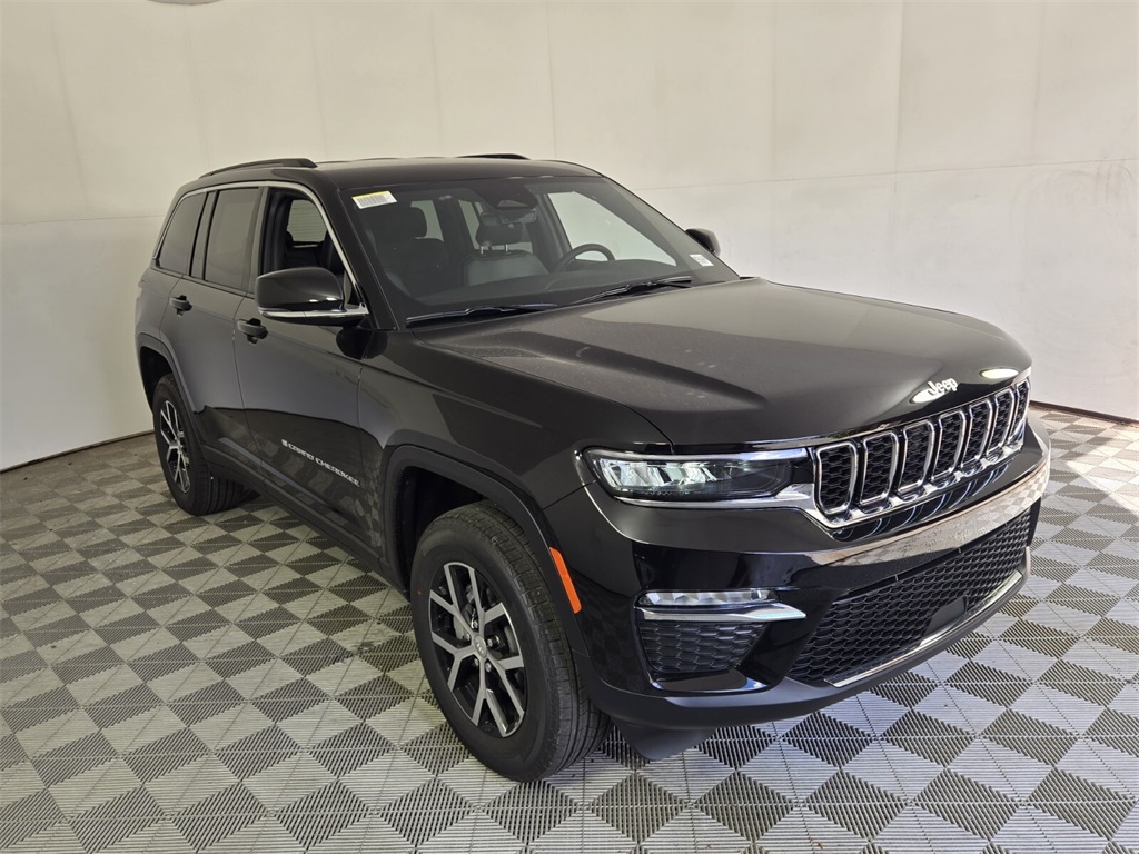 new 2025 Jeep Grand Cherokee car, priced at $33,745
