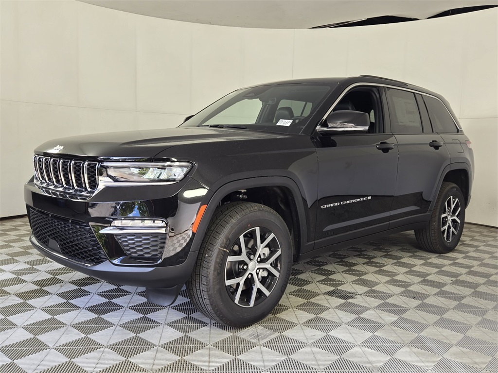new 2025 Jeep Grand Cherokee car, priced at $33,745