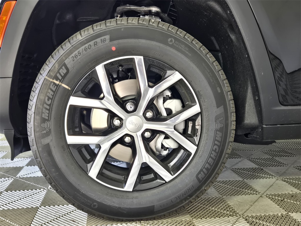 new 2025 Jeep Grand Cherokee car, priced at $33,745