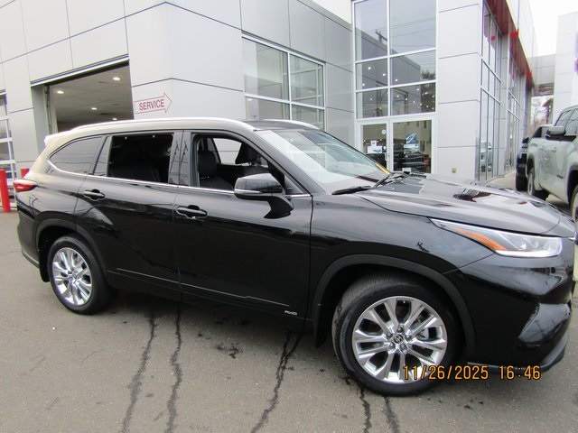 used 2023 Toyota Highlander Hybrid car, priced at $46,499