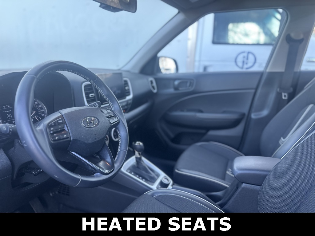 2022 Hyundai Venue SEL Limited photo 2