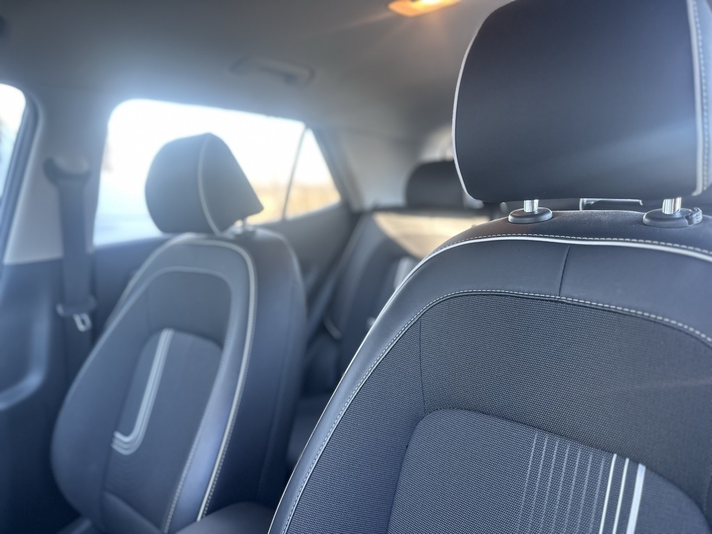 2022 Hyundai Venue SEL Limited photo 4