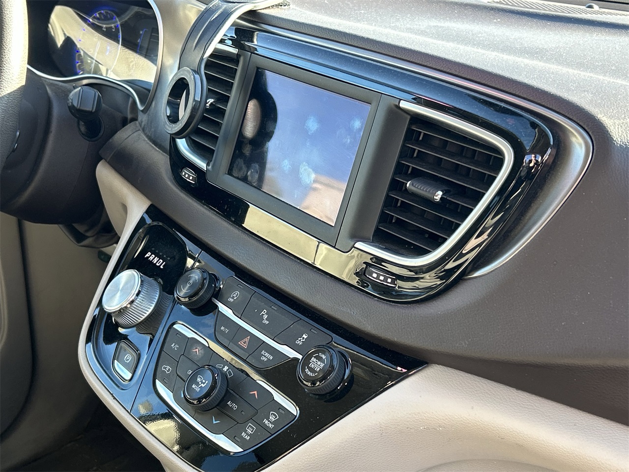 used 2018 Chrysler Pacifica car, priced at $13,799