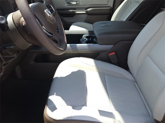 2025 Ram 1500 Laramie photo 17