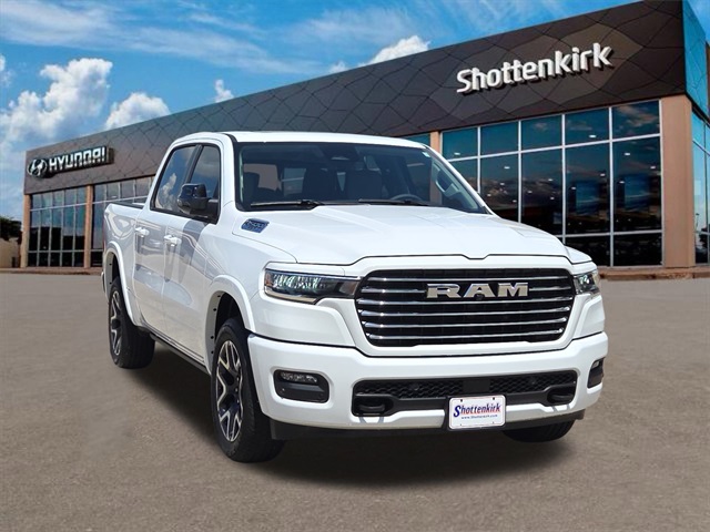 2025 Ram 1500 Laramie photo 3