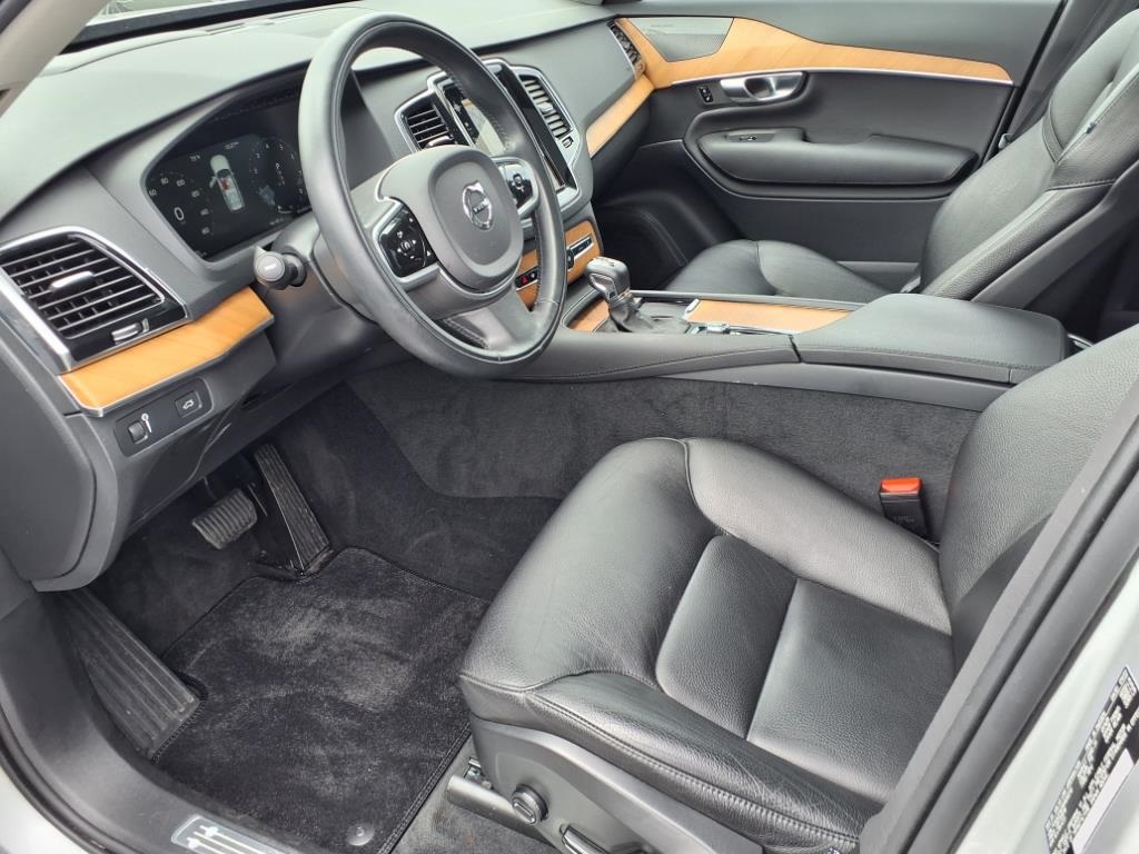 used 2022 Volvo XC90 car, priced at $31,500