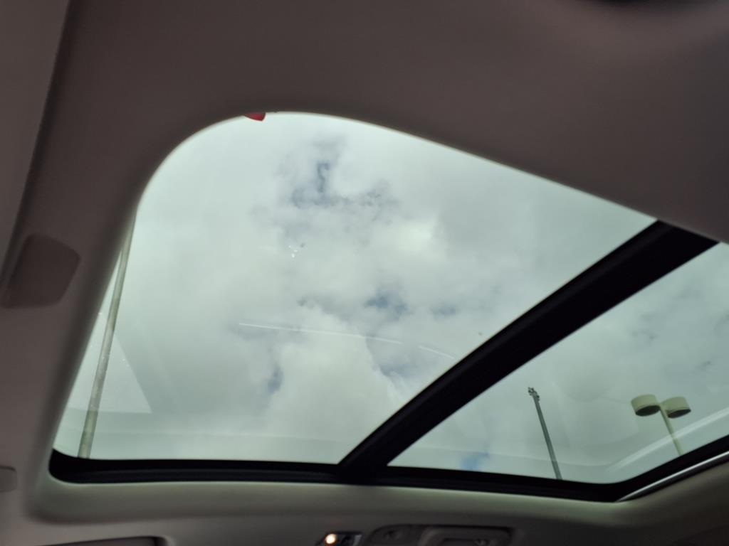 used 2022 Volvo XC90 car, priced at $31,500