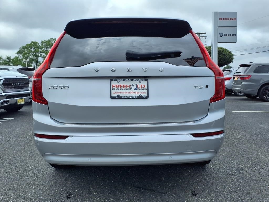 used 2022 Volvo XC90 car, priced at $31,500