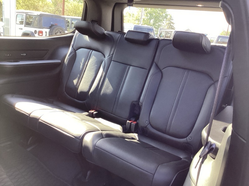 2025 Jeep Wagoneer Series II photo 14