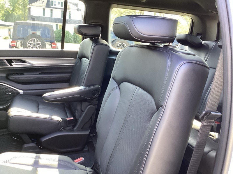 2025 Jeep Wagoneer Series II photo 17