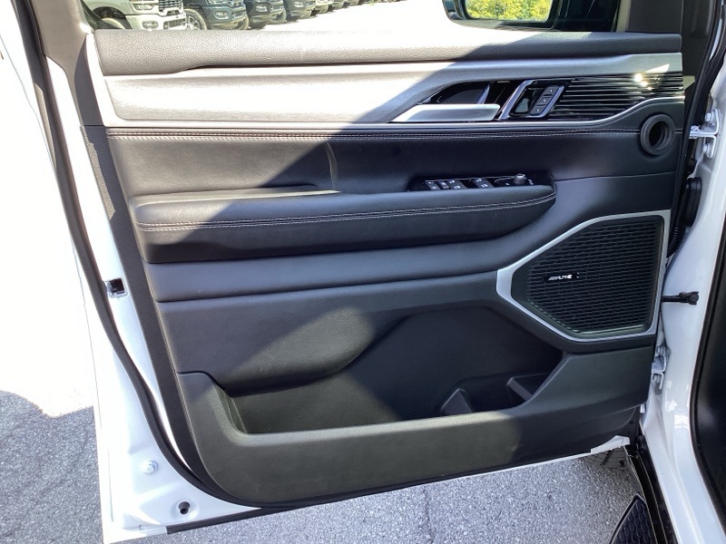 2025 Jeep Wagoneer Series II photo 20