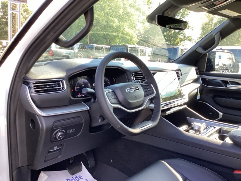 2025 Jeep Wagoneer Series II photo 27
