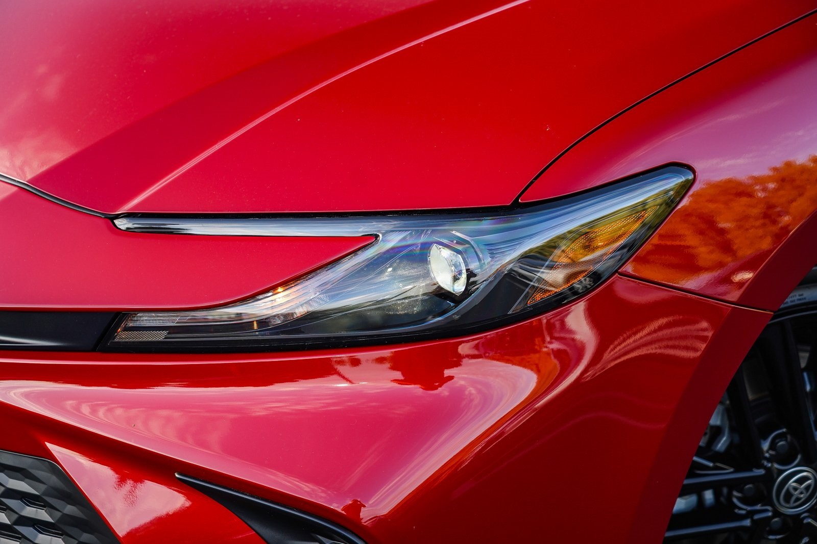 2025 Toyota Camry SE photo 2