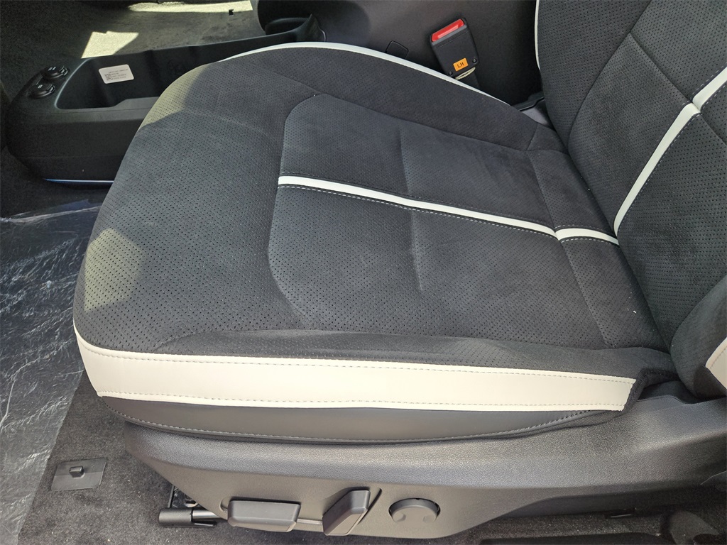 2025 Kia EV6 GT-Line photo 16