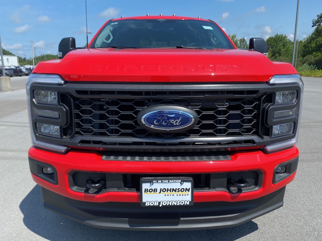 2025 Ford F-250 photo 9
