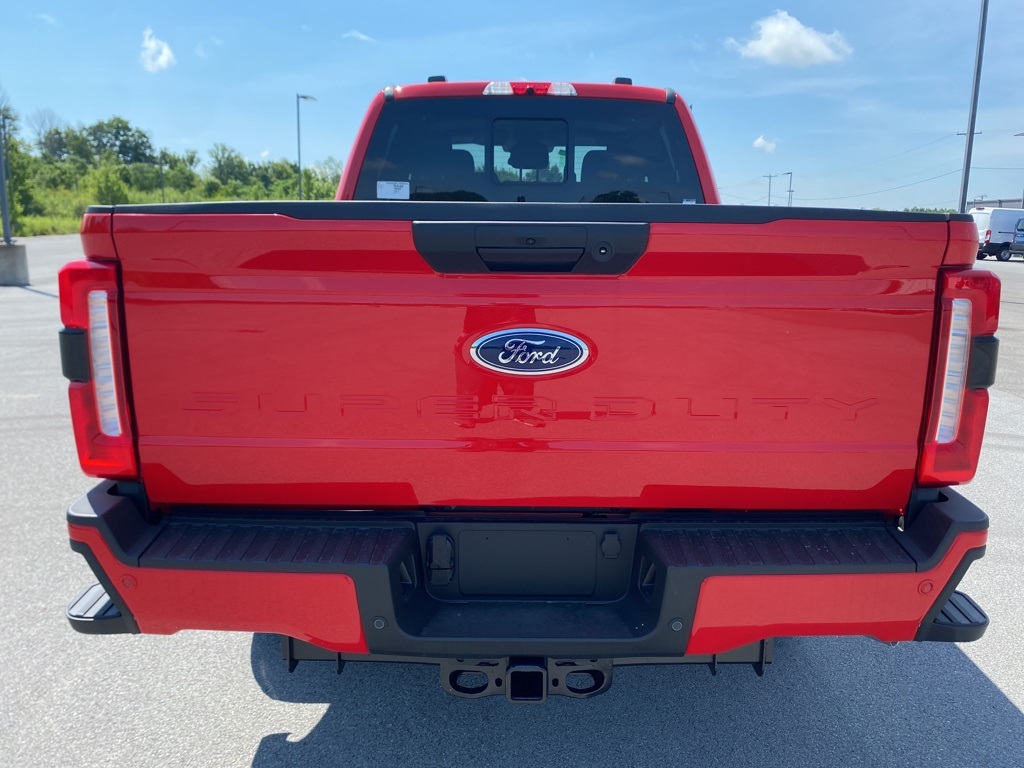 2025 Ford F-250 photo 13