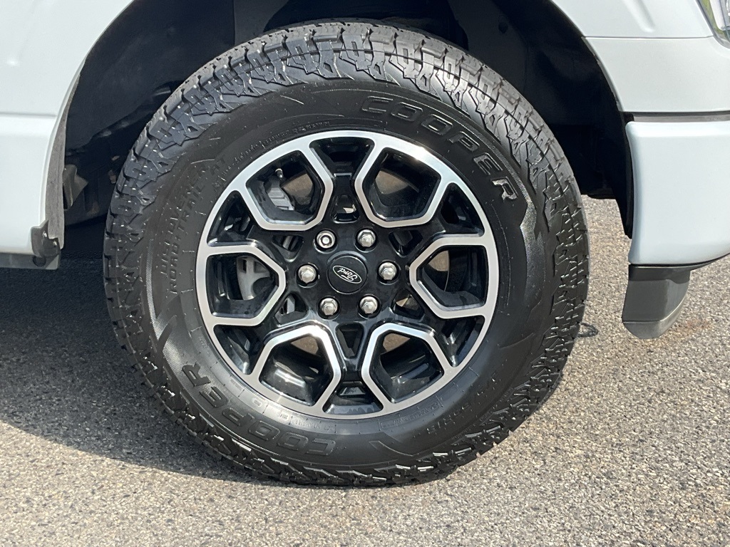 2022 Ford F-150 XLT photo 22