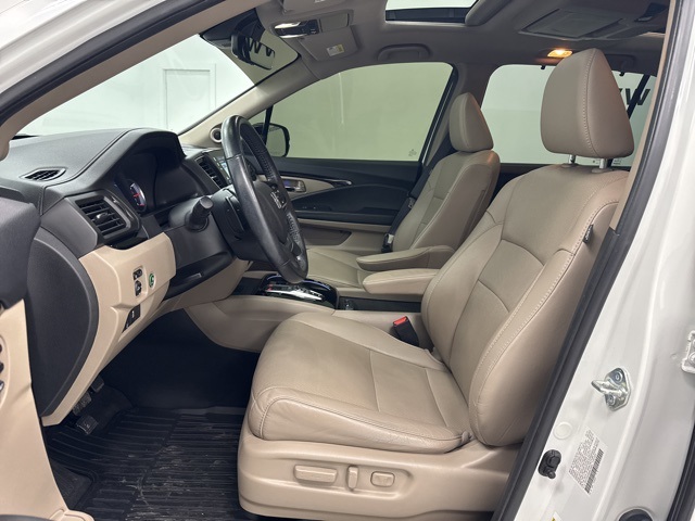 used 2021 Honda Pilot car, priced at $30,998