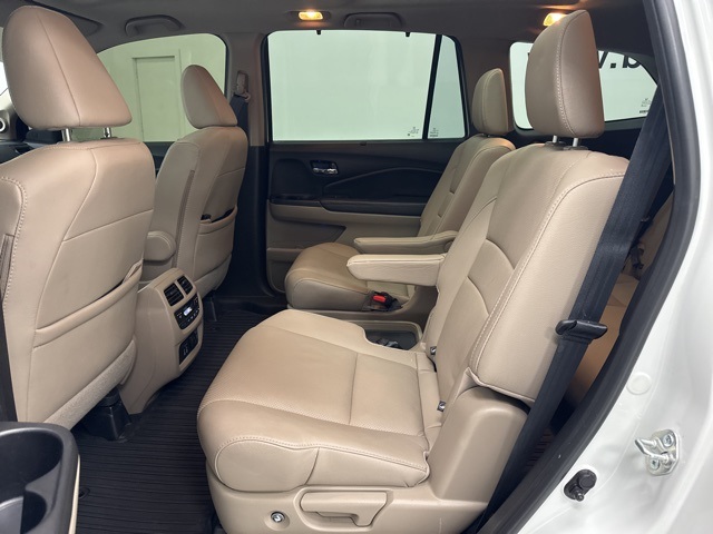 used 2021 Honda Pilot car, priced at $30,998