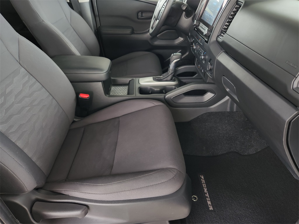 2023 Nissan Frontier S Crew Cab photo 13