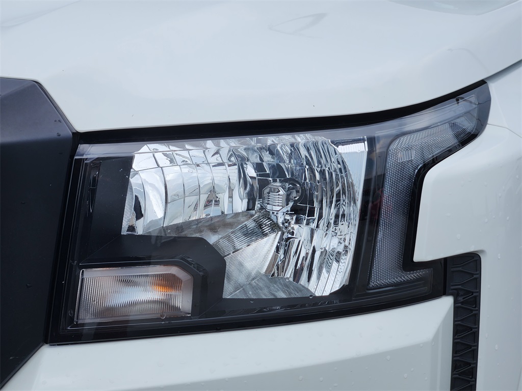 2023 Nissan Frontier S Crew Cab photo 9