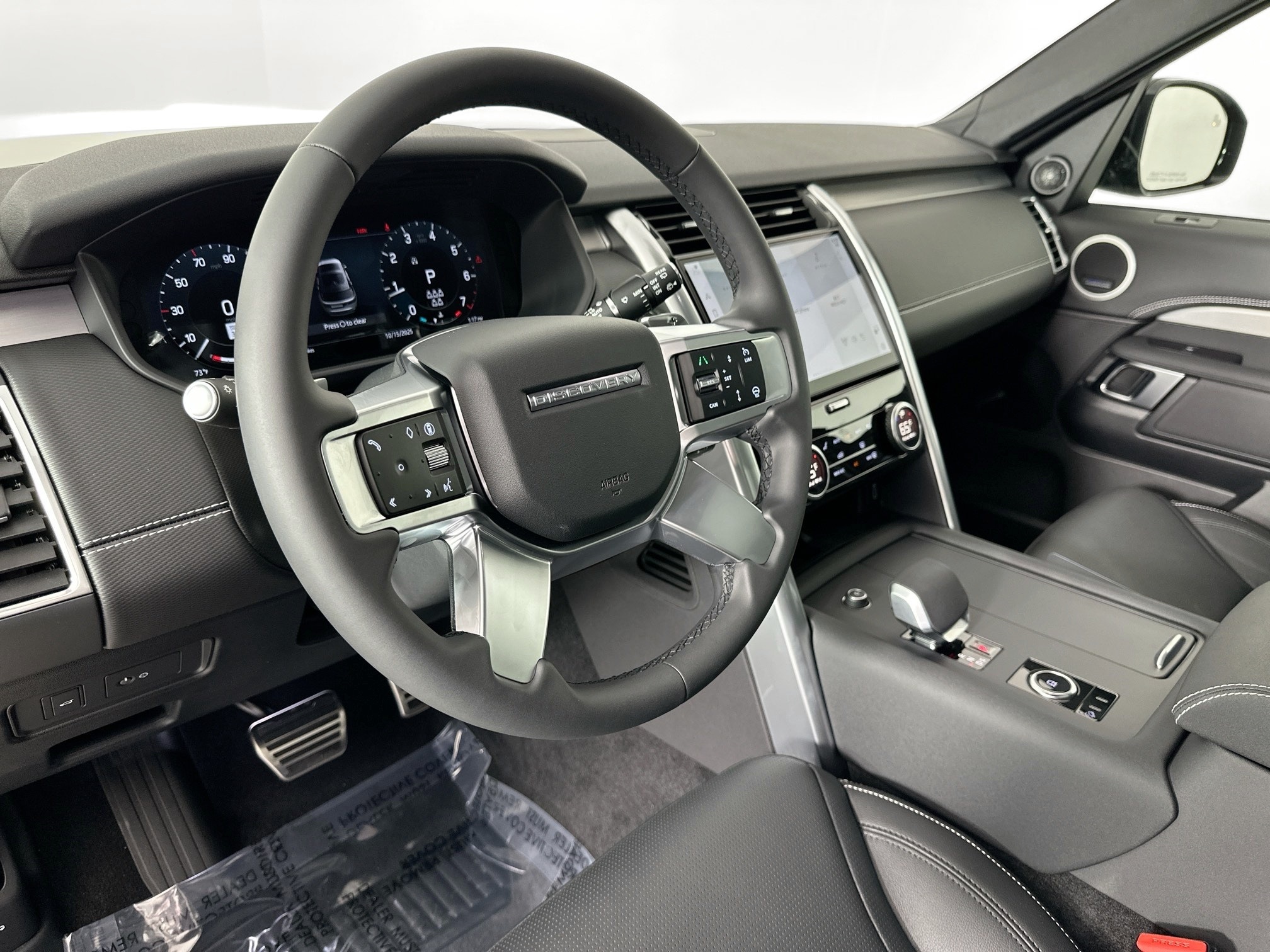 new 2026 Land Rover Discovery car, priced at $76,381