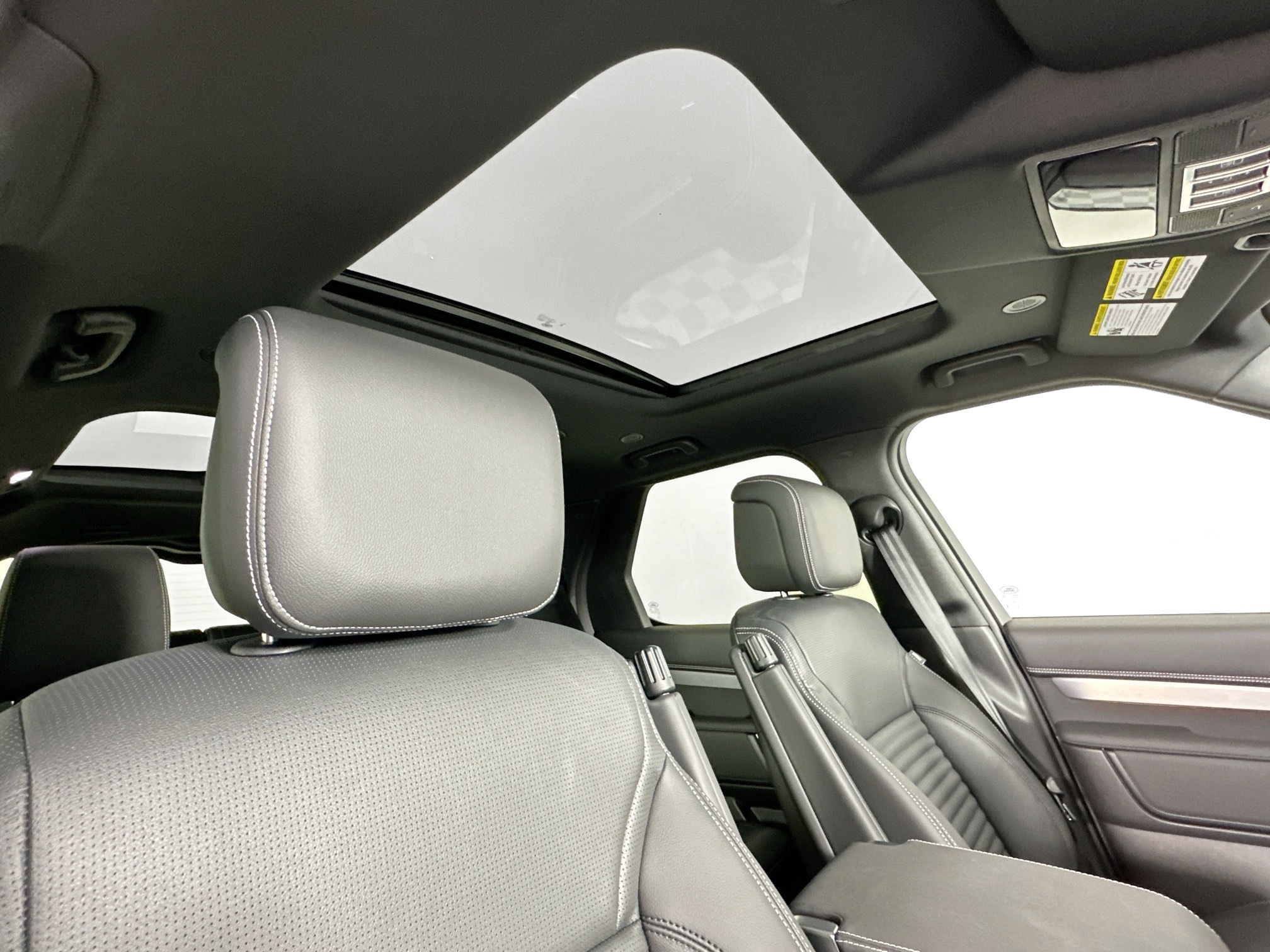 new 2026 Land Rover Discovery car, priced at $76,381