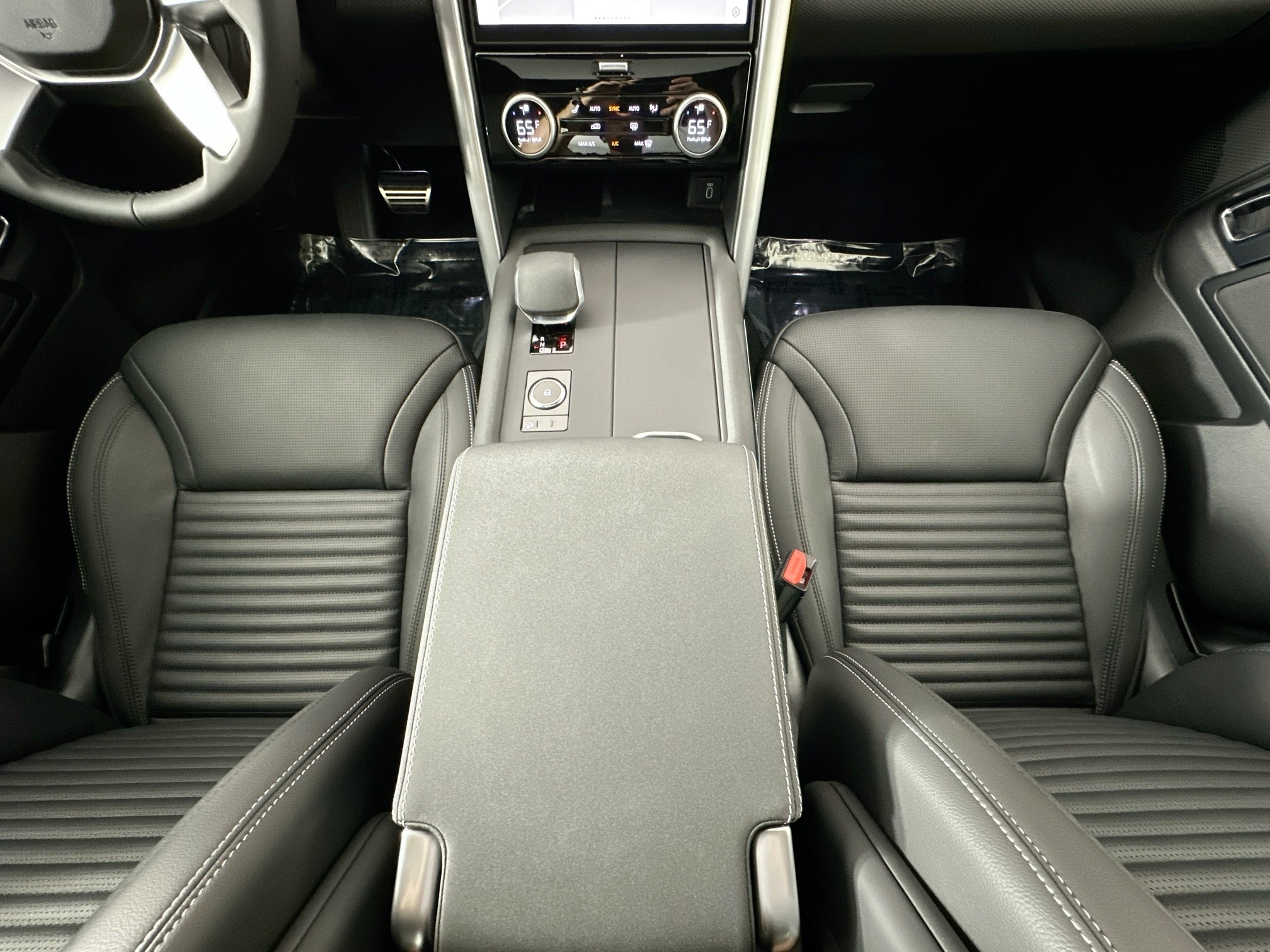 new 2026 Land Rover Discovery car, priced at $76,381