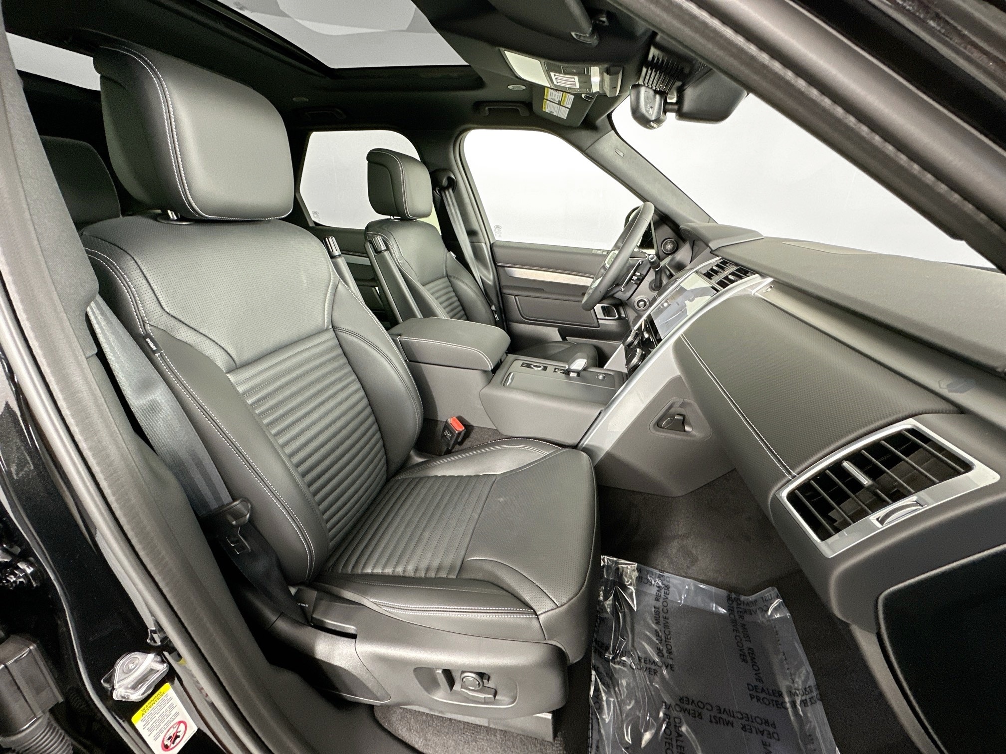 new 2026 Land Rover Discovery car, priced at $76,381