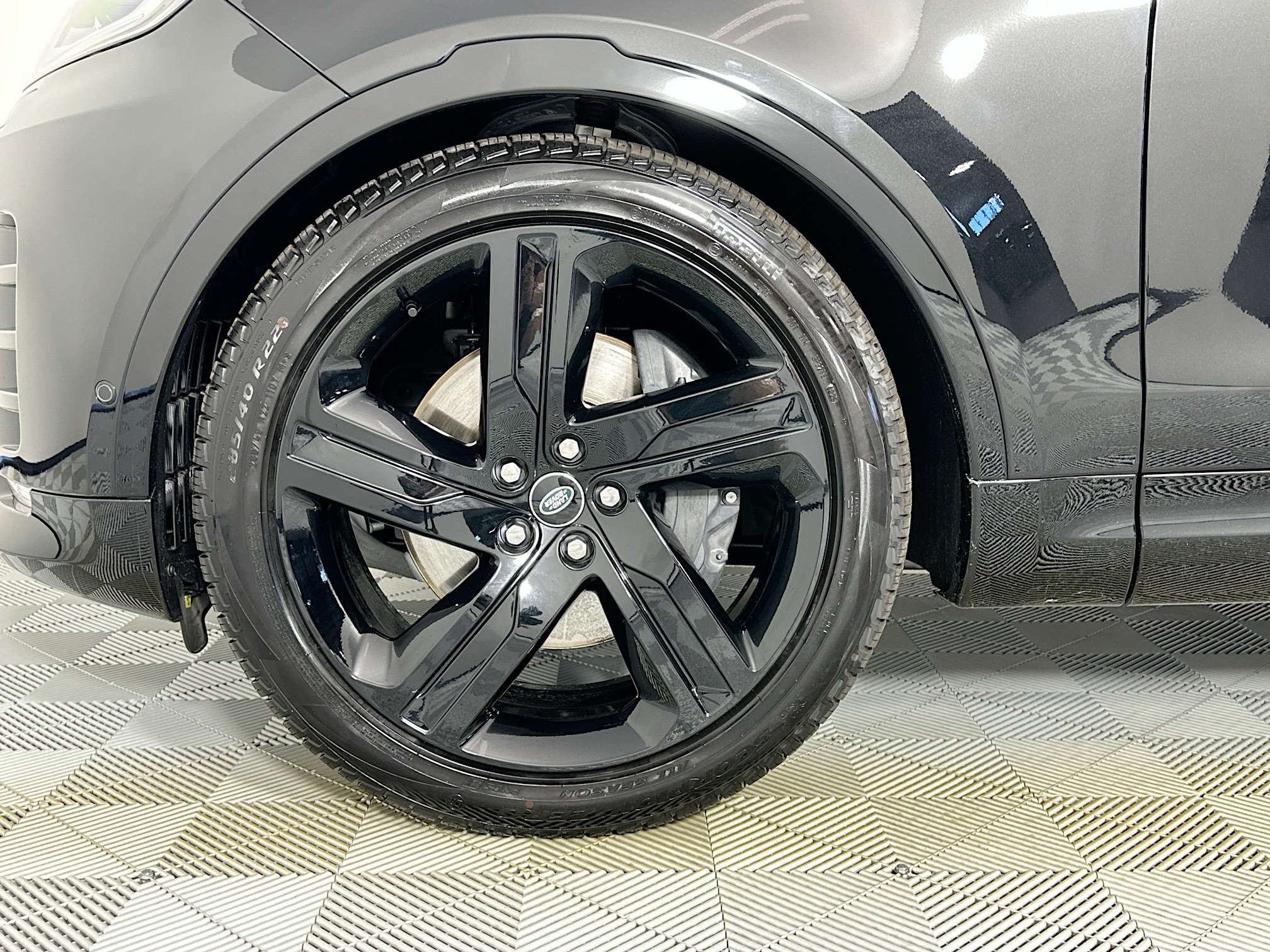 new 2026 Land Rover Discovery car, priced at $76,381