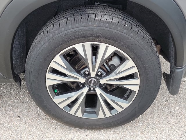 2023 Gun Metallic Nissan Rogue SV FWD SUV