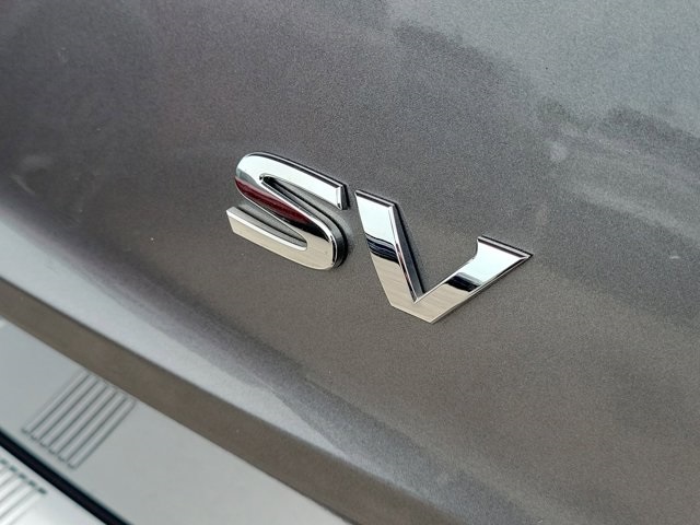 2023 Gun Metallic Nissan Rogue SV FWD SUV