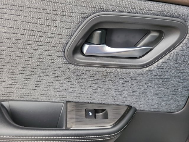 2023 Gun Metallic Nissan Rogue SV FWD SUV