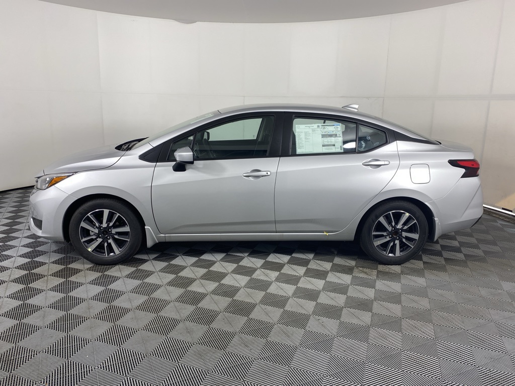 2025 Nissan Versa 1.6 SV photo 4