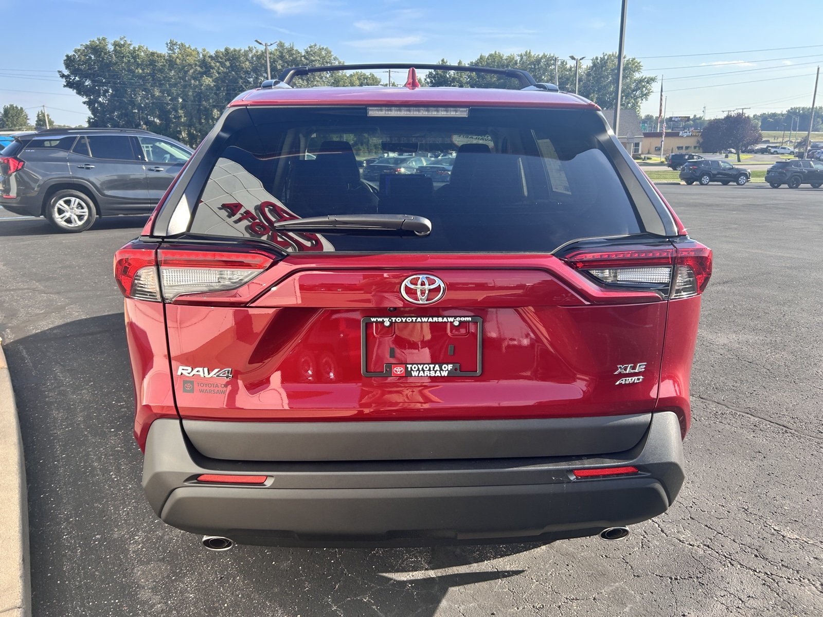 2025 Toyota RAV4 XLE Premium photo 10