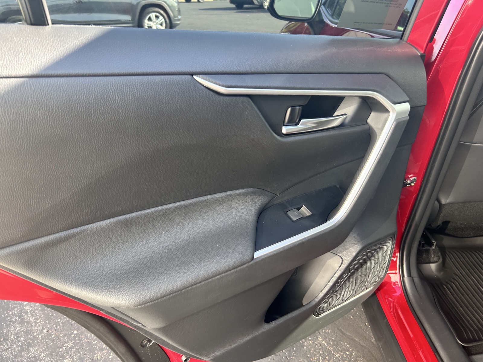2025 Toyota RAV4 XLE Premium photo 14