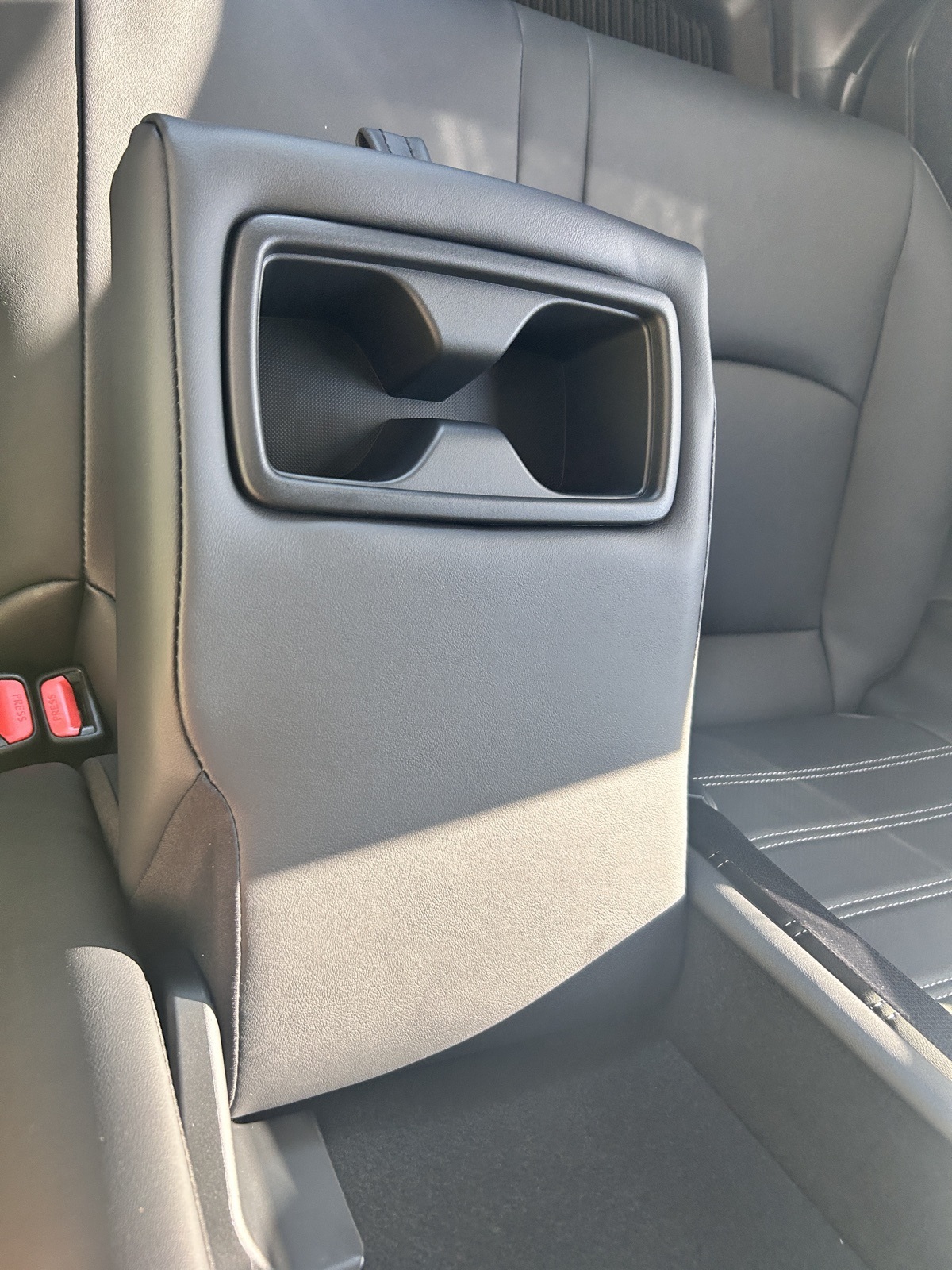 2025 Toyota RAV4 XLE Premium photo 16