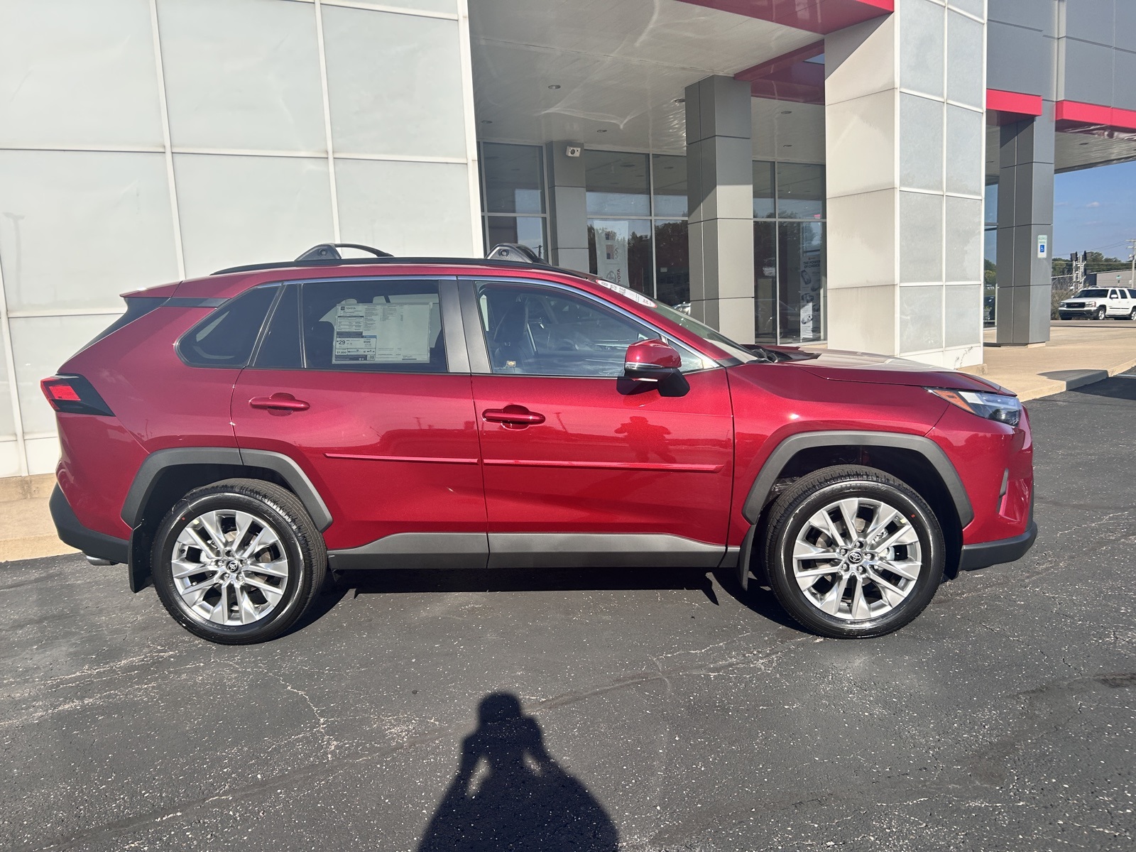 2025 Toyota RAV4 XLE Premium photo 2