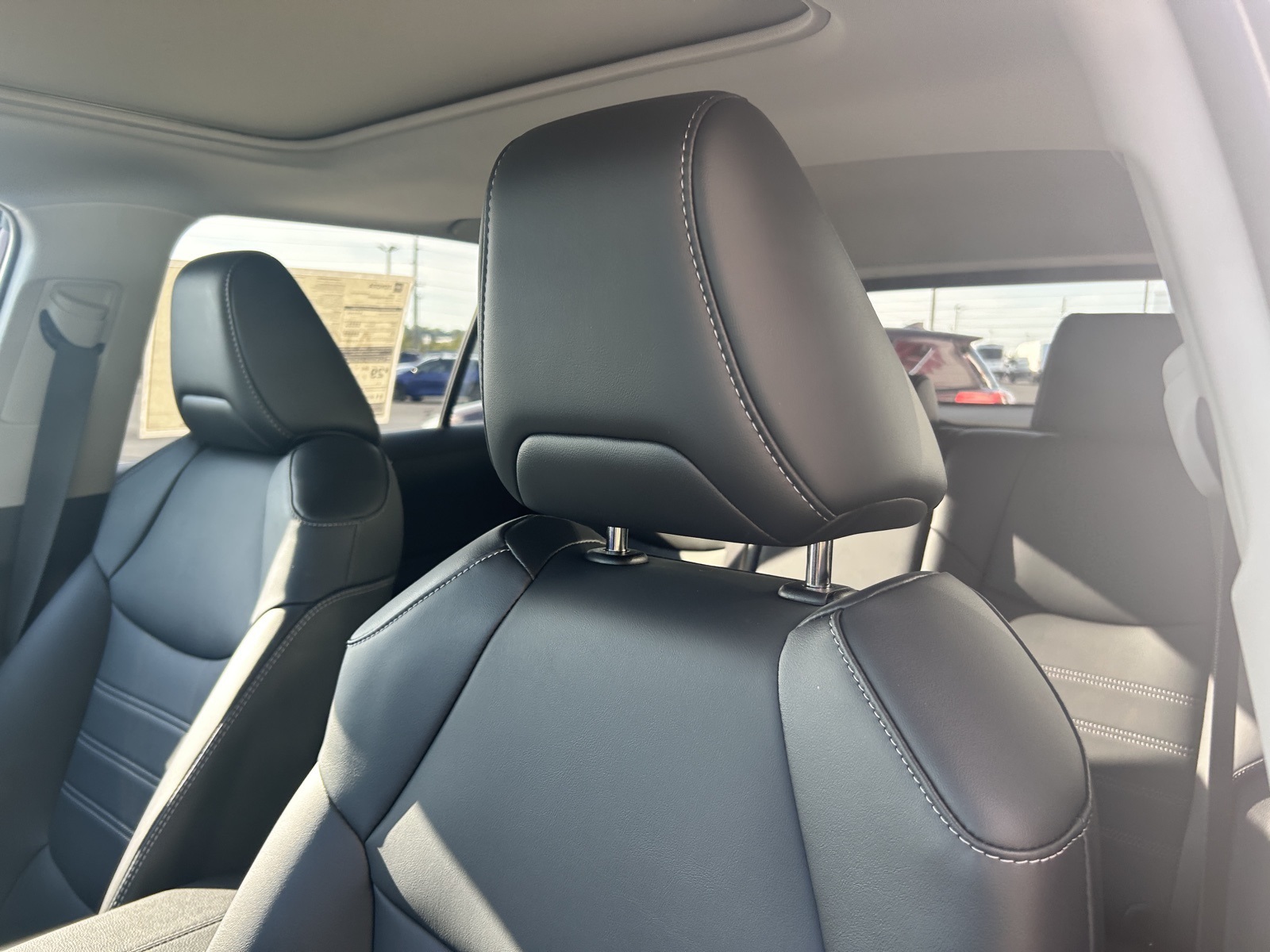 2025 Toyota RAV4 XLE Premium photo 23
